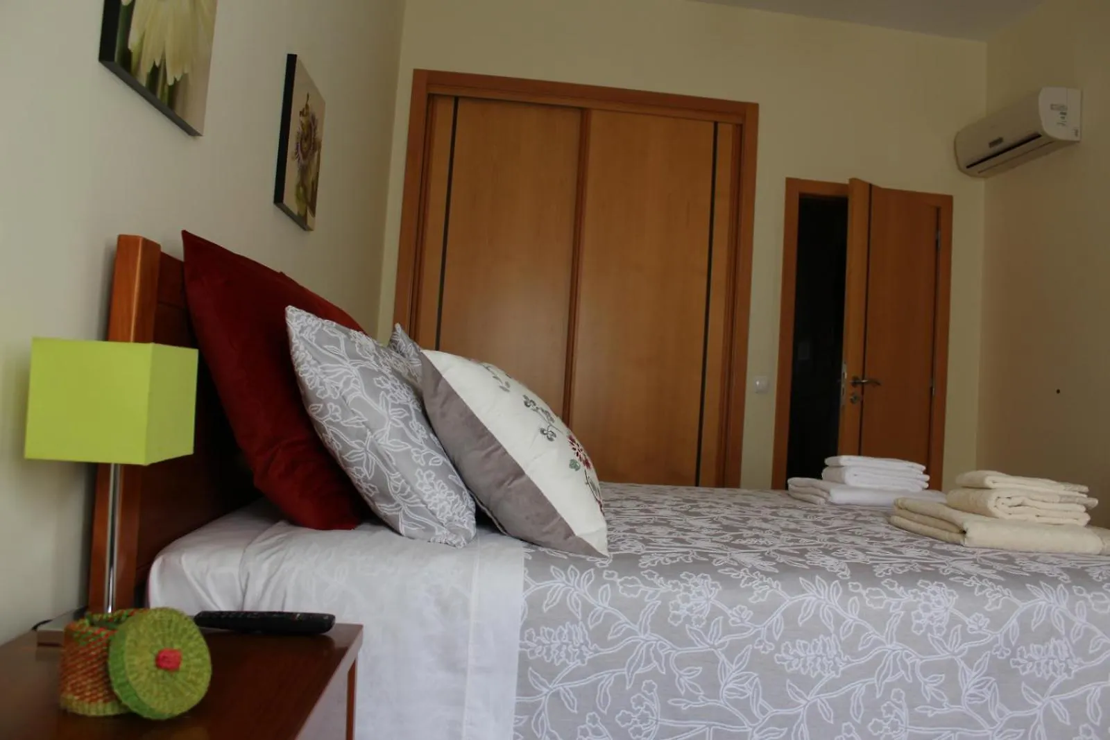 Charming Luz House - T2 apartment with jacuzzi Tavira